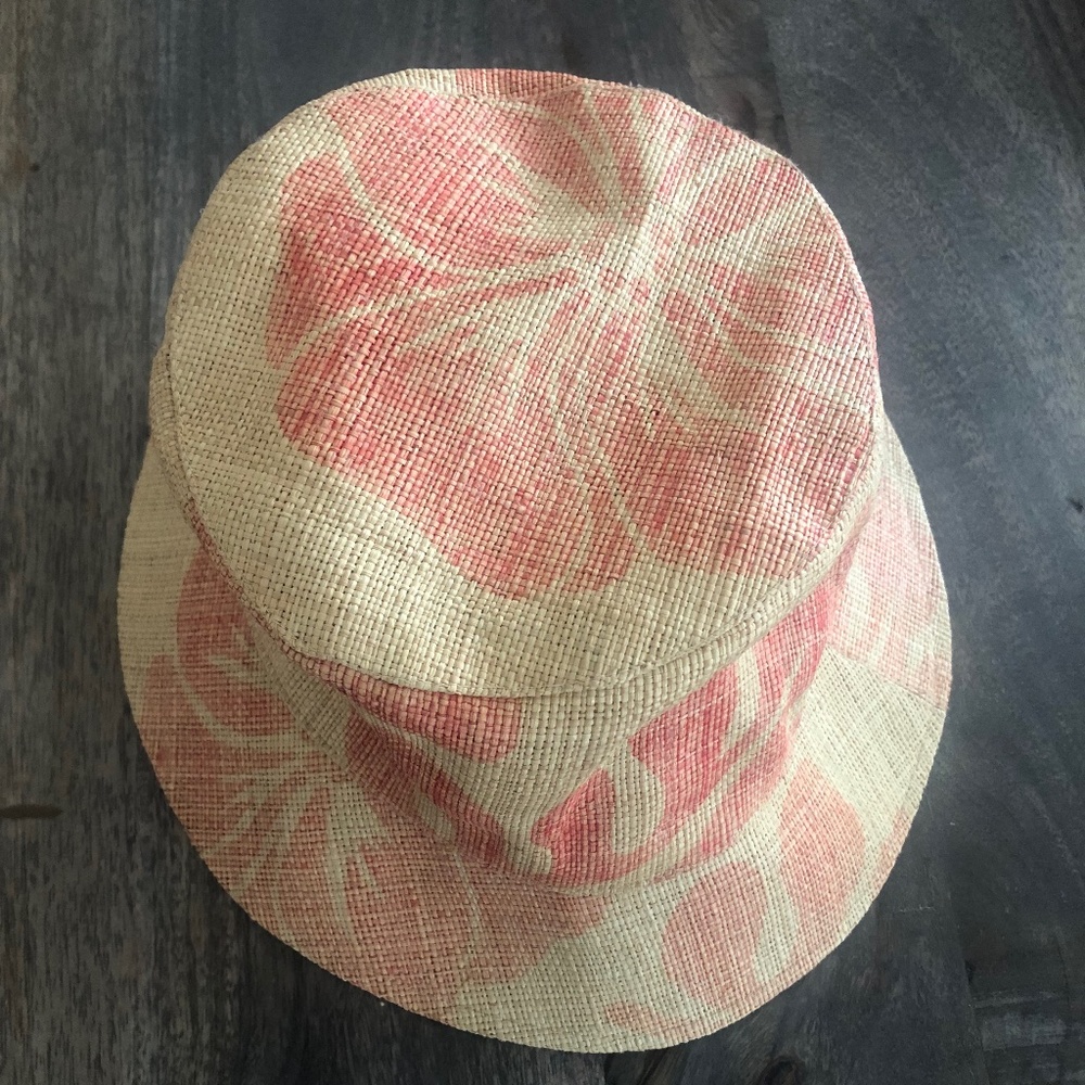 Mossimo bucket hat raffia with orange flowers one size